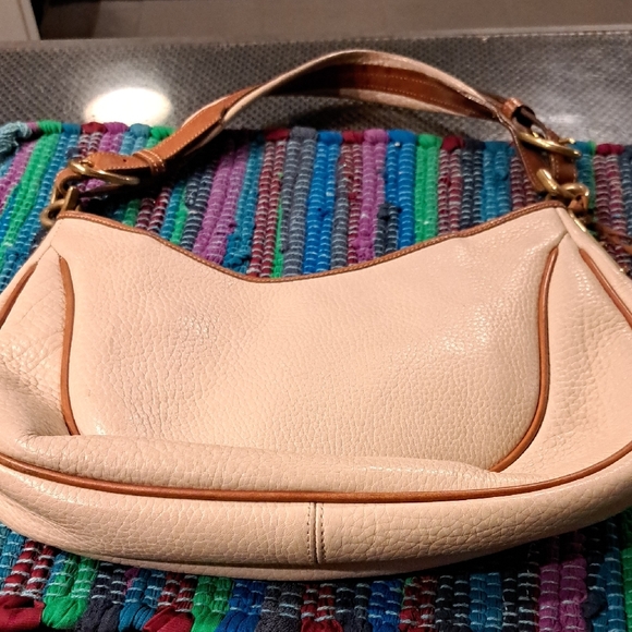 VINTAGE Dooney & Bourke Cream and Tan Leather Shoulder Bag (Thick Leather) - Picture 4 of 7